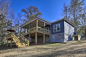 White Oak Creek Home w/ Views, Deck & Pool Access!