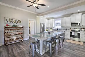 White Oak Creek Home w/ Views, Deck & Pool Access!