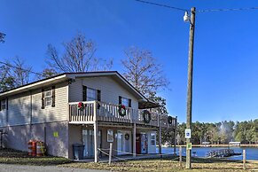 White Oak Creek Home w/ Views, Deck & Pool Access!