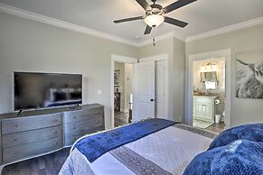 White Oak Creek Home w/ Views, Deck & Pool Access!