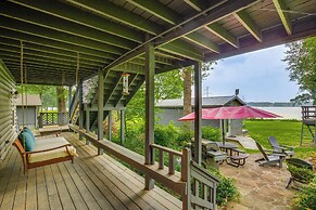 Waterfront Yantis Retreat w/ Deck & Zipline!