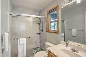 Waterfront Yantis Retreat w/ Deck & Zipline!