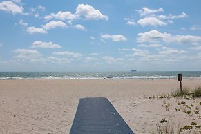 Cape Canaveral Escape: Walk to Beach!