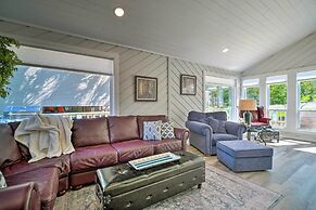 Bright Home w/ Dock on Lake Conroe!