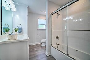 Bright Home w/ Dock on Lake Conroe!