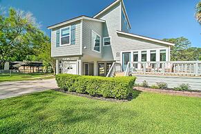 Bright Home w/ Dock on Lake Conroe!