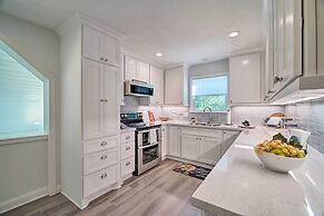 Bright Home w/ Dock on Lake Conroe!