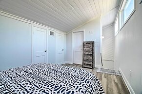 Bright Home w/ Dock on Lake Conroe!