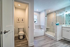 Bright Home w/ Dock on Lake Conroe!