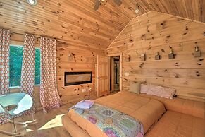 Lovely Lake Hartwell Retreat: Dock, Deck & Grill!