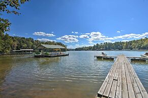 Lovely Lake Hartwell Retreat: Dock, Deck & Grill!