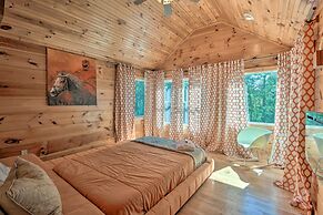 Lovely Lake Hartwell Retreat: Dock, Deck & Grill!