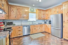 Kingston Home w/ Patio < 4 Mi to Lake Texoma!