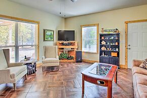 Kingston Home w/ Patio < 4 Mi to Lake Texoma!