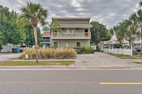 Updated Apartment Walking Distance to Venice Beach