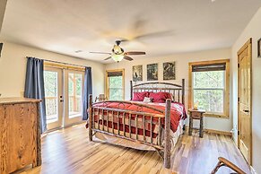 Cozy Murphy Cabin Rental w/ Mountain Views!