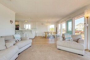 Breezy Dauphin Island Vacation Rental With Deck!