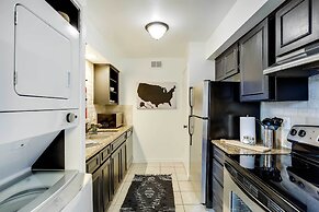 Contemporary Dallas Condo w/ Pool Access!