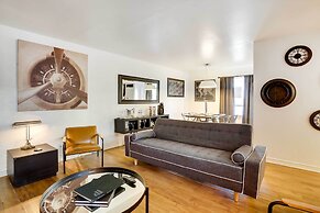 Contemporary Dallas Condo w/ Pool Access!