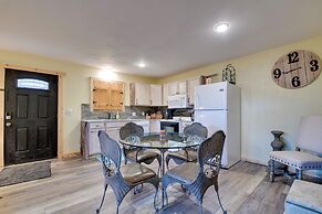 Fort Worth Home w/ Patio: 5 Mi to Dtwn!