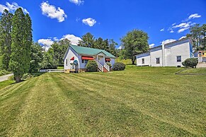Quaint & Scenic Country Cottage, 3 Mi to New River
