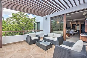 Penthouse w/ Infinity Pool & Golf Course in Akumal