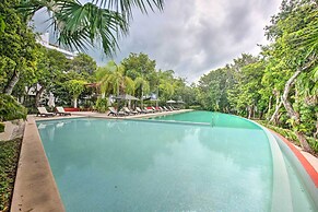 Penthouse w/ Infinity Pool & Golf Course in Akumal