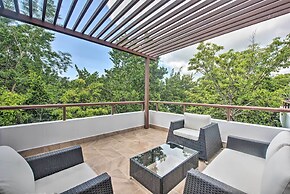 Penthouse w/ Infinity Pool & Golf Course in Akumal