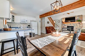 Roscommon Retreat w/ Deck ~ 1 Mile to Higgins Lake