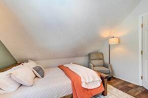 Roscommon Retreat w/ Deck ~ 1 Mile to Higgins Lake