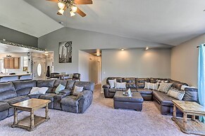 Weaverville Family Home: Mtn Views & Fire Pit