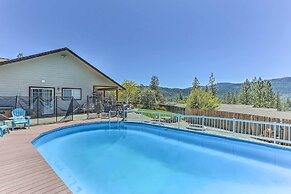 Weaverville Family Home: Mtn Views & Fire Pit