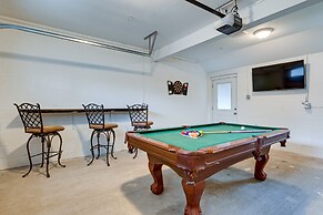 Walkable Downtown Apt w/ Game Room!