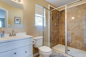 Walkable Downtown Apt w/ Game Room!