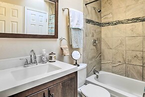 Colorado Springs House: 5 Mi to Downtown