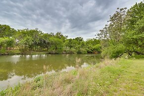 Round Rock Studio ~ 22 Mi to Downtown Austin!