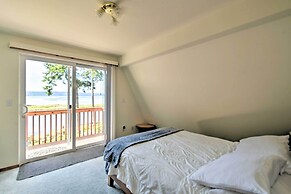 The Lillipad in Lilliwaup: Magnificent Waterfront!