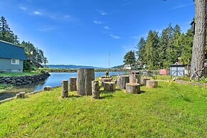 The Lillipad in Lilliwaup: Magnificent Waterfront!