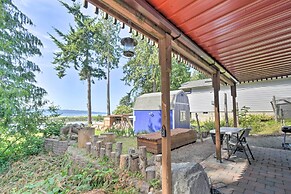 The Lillipad in Lilliwaup: Magnificent Waterfront!