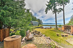 The Lillipad in Lilliwaup: Magnificent Waterfront!