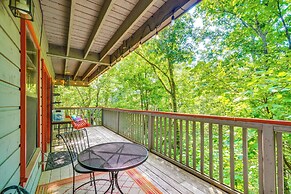 Smoky Mountain Cabin w/ Deck & Hot Tub!