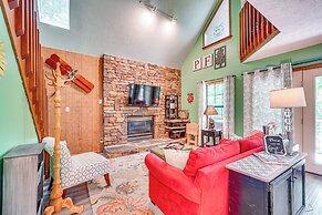 Smoky Mountain Cabin w/ Deck & Hot Tub!