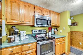 Smoky Mountain Cabin w/ Deck & Hot Tub!