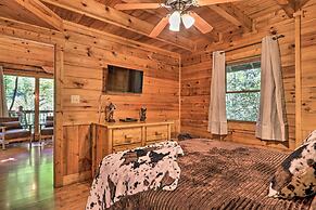 Cabin w/ Hot Tub + Deck, 3 Mi to Pigeon Forge