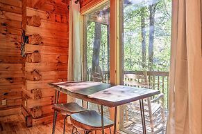 Cabin w/ Hot Tub + Deck, 3 Mi to Pigeon Forge