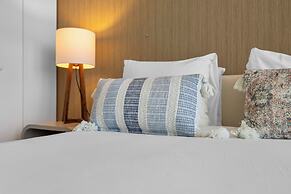 Seaside Splendor: Ocean & City Views