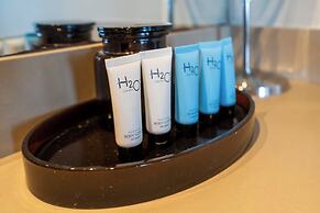 Seaside Splendor: Ocean & City Views