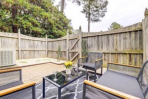 Contemporary Townhome ~ 7 Mi to Dtwn Raleigh!