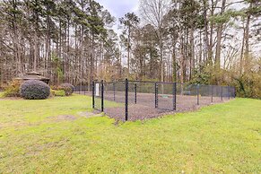 Contemporary Townhome ~ 7 Mi to Dtwn Raleigh!