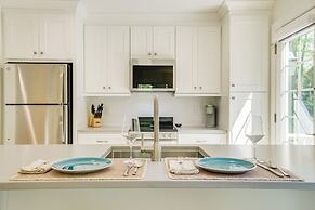 Beautiful Raleigh Cottage Rental: 5 Mi to Downtown